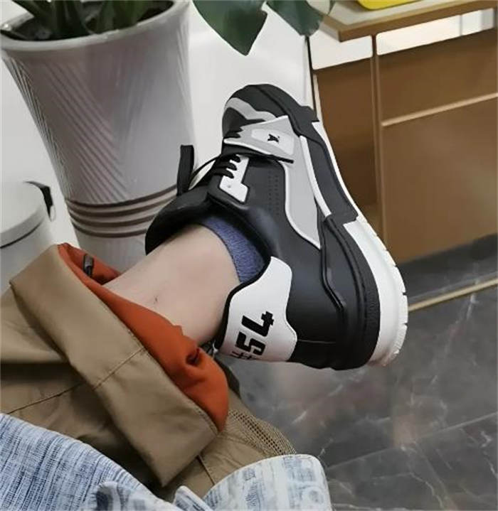 루이비통 LV 트레이너 스니커즈 1AAHS2 photo review