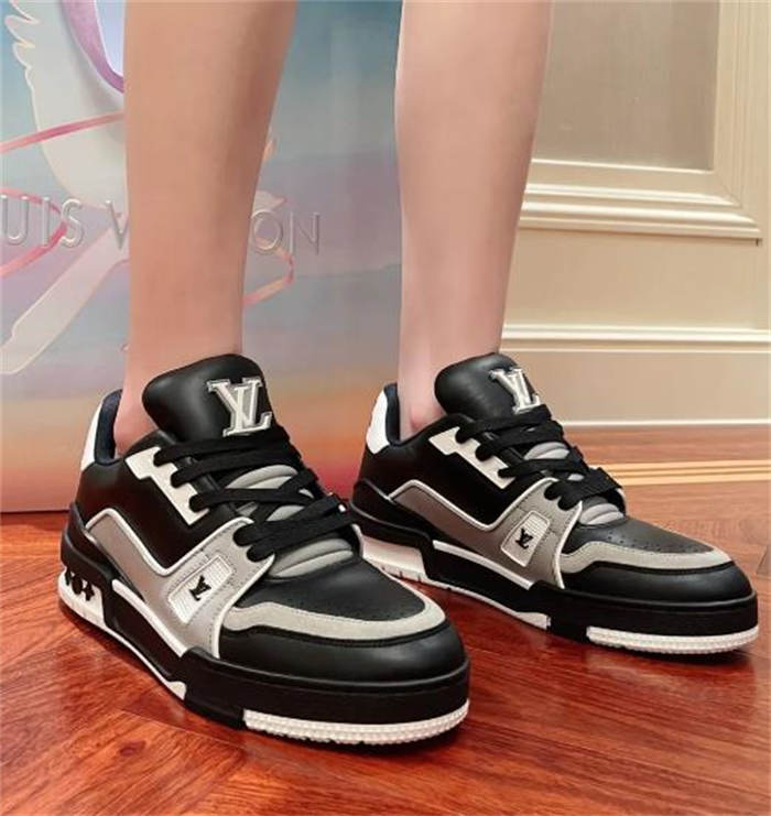 루이비통 LV 트레이너 스니커즈 1AAHS2 photo review