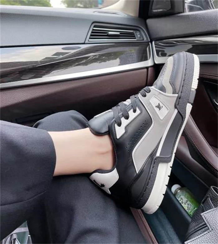 루이비통 LV 트레이너 스니커즈 1AAHS2 photo review