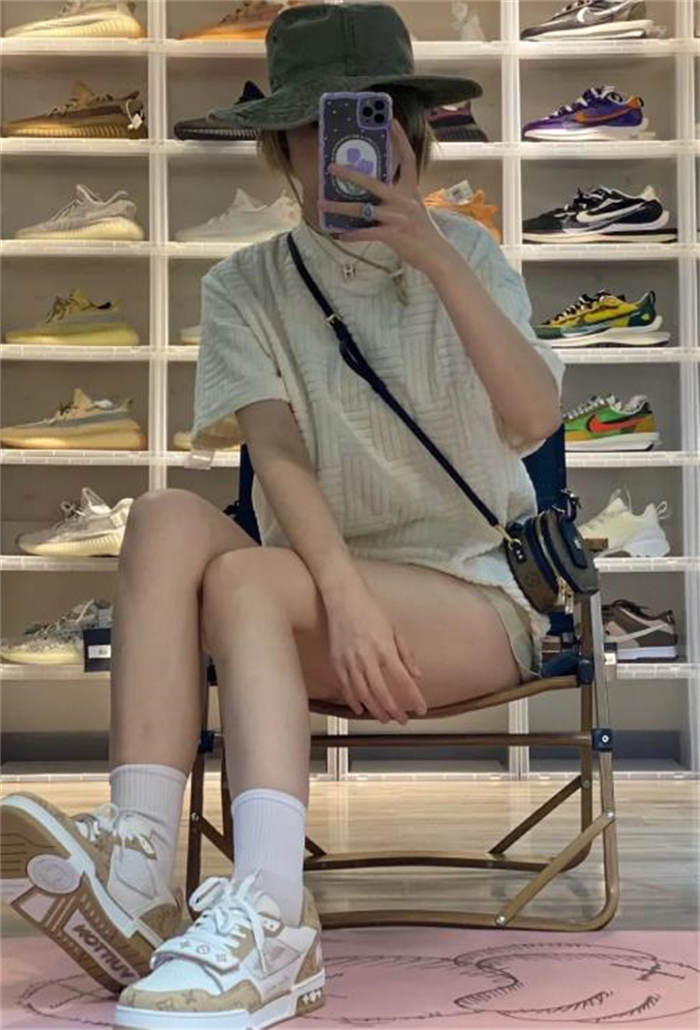루이비통 LV 트레이너 스니커즈 1A9ZC2 photo review