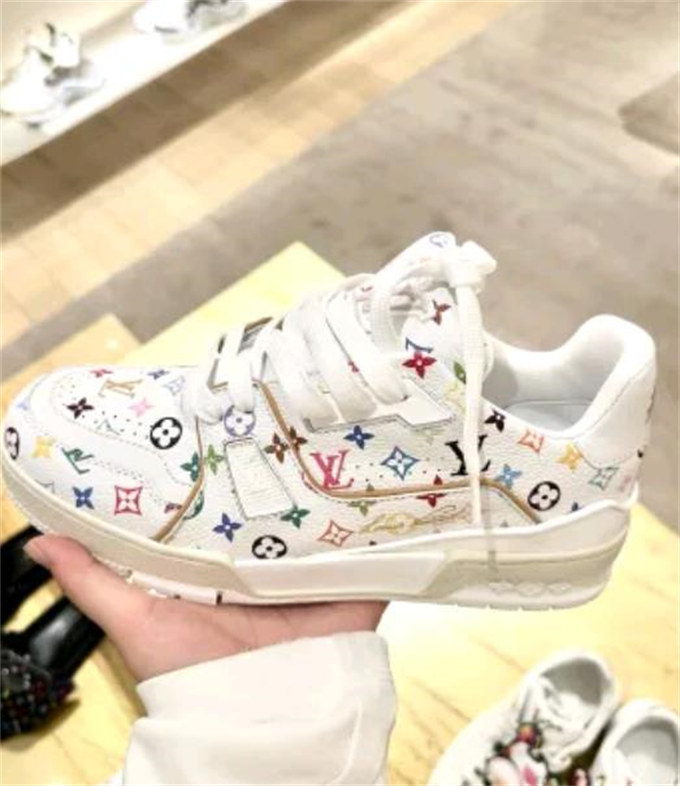 루이비통 x 무라카미 타카시 LV 트레이너 스니커즈 멀티컬러 화이트 1AHEKG photo review